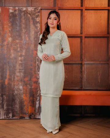 Seri in Mint Green